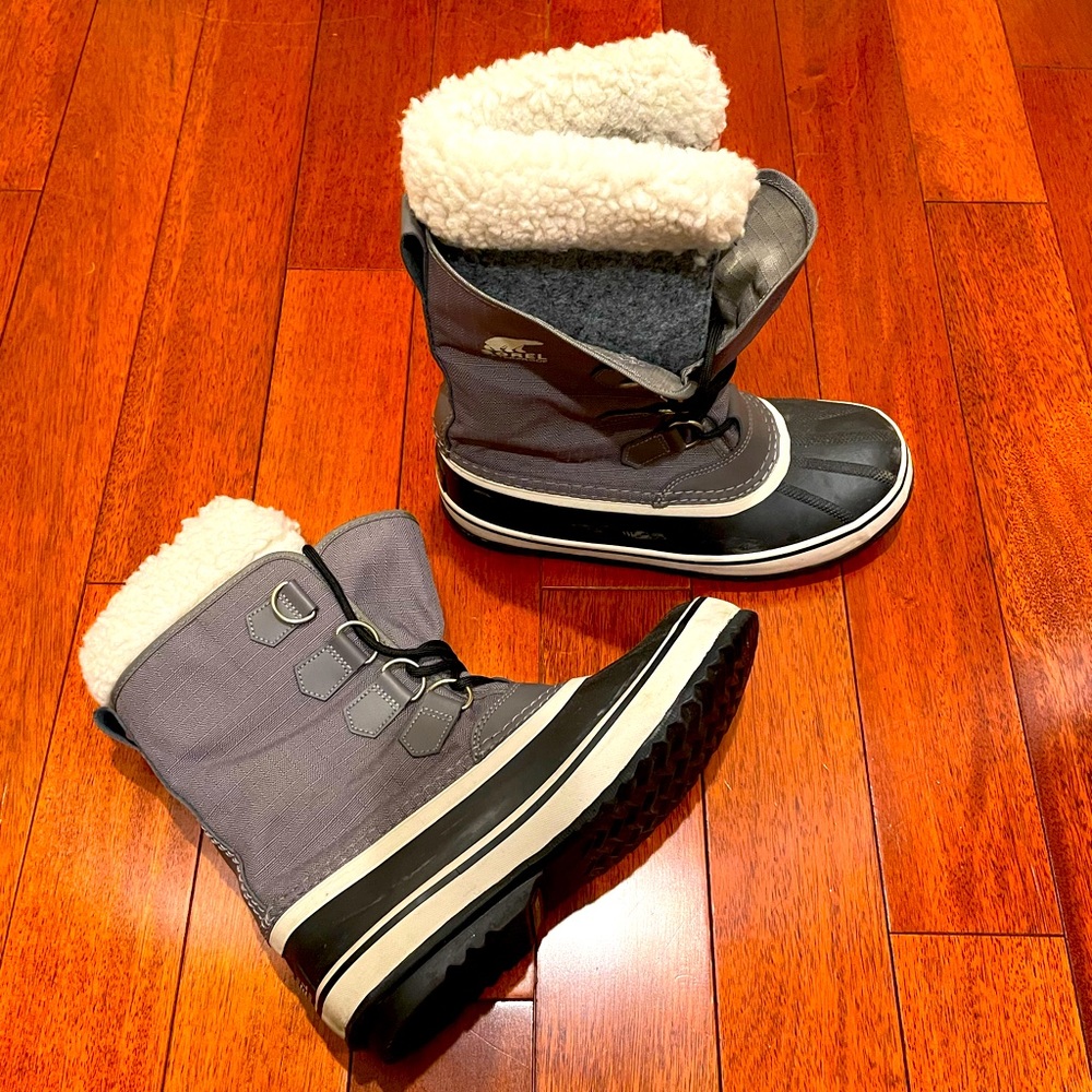 Sorel waterproof winter snow boots size 8